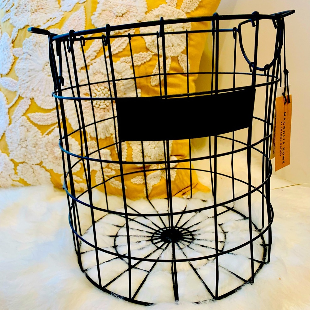 NEW MAGNOLIA HOME MATTE BLACK WIRED BASKET NWT MUST HAVE ACCENT PIECE